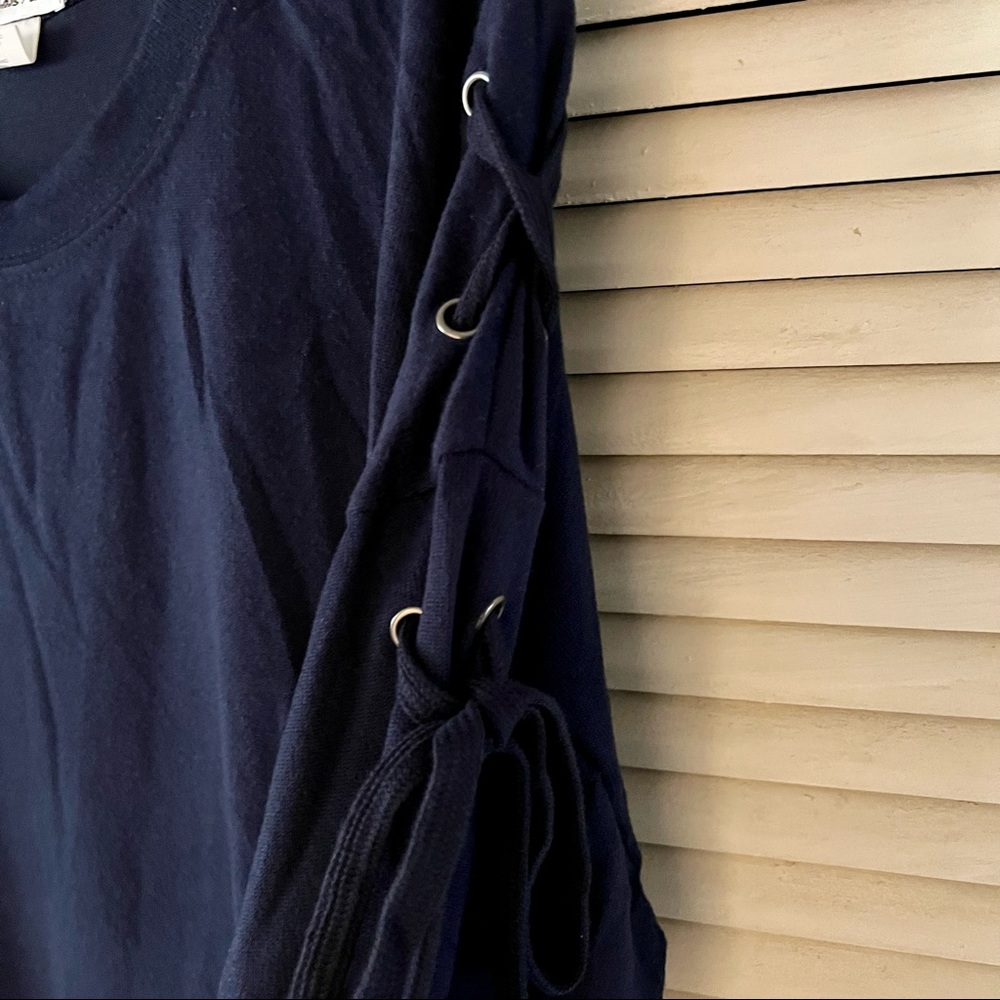 Beyond this plane tunic top - Picture 4 of 7